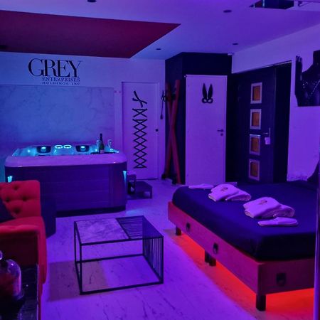 Loveroom Very Good Trip Chambre Avec Jacuzzi Privatif Staple Exterior foto