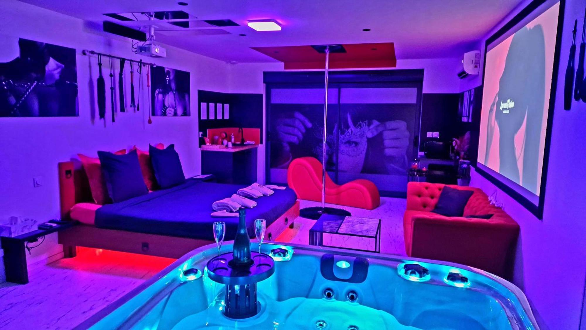 Loveroom Very Good Trip Chambre Avec Jacuzzi Privatif Staple Exterior foto